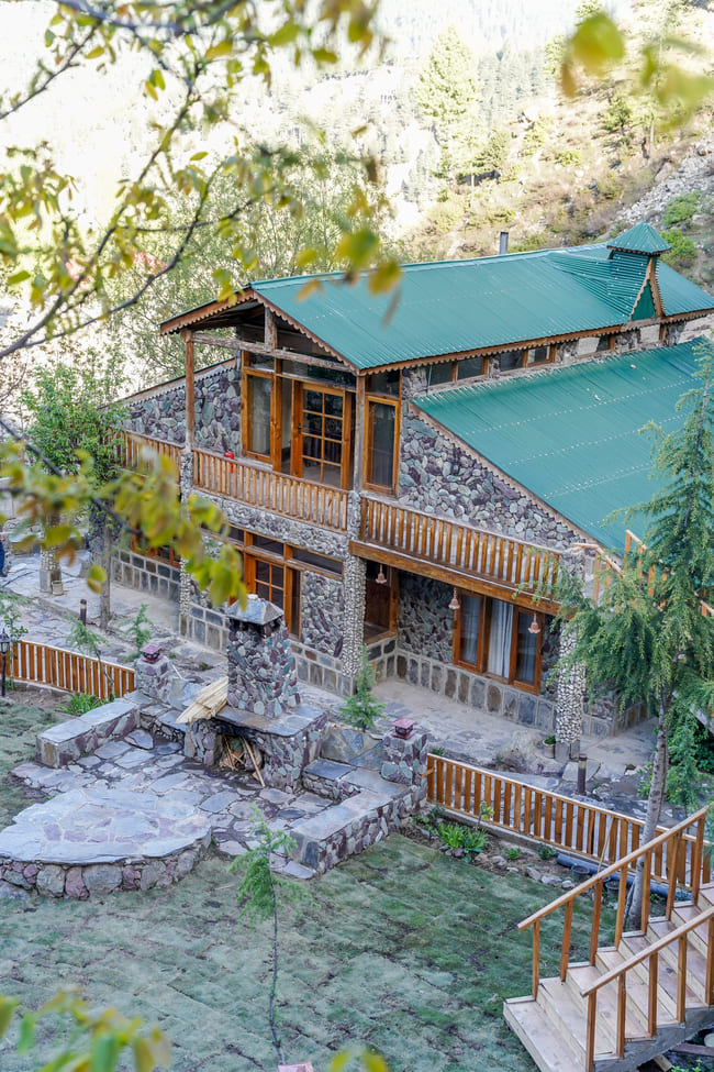 Walnut Heights by Roomy